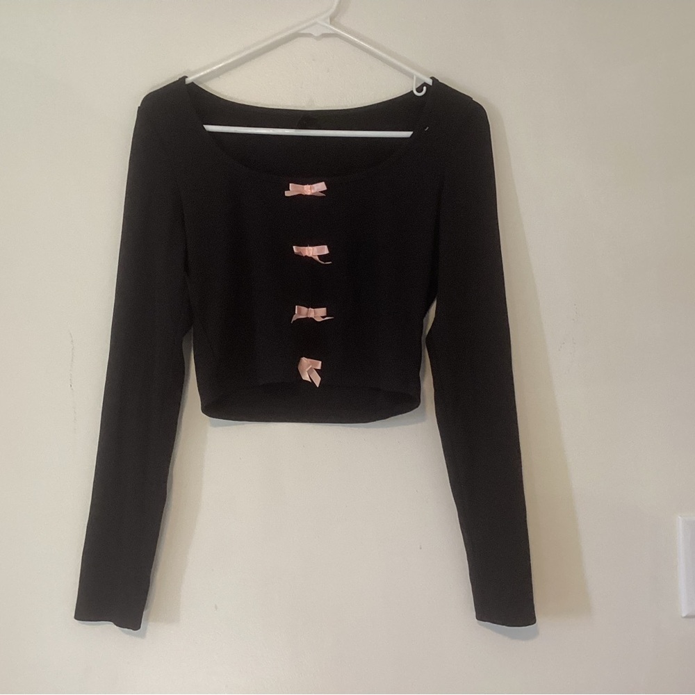 Chic Black Crop Top with Pink Bows